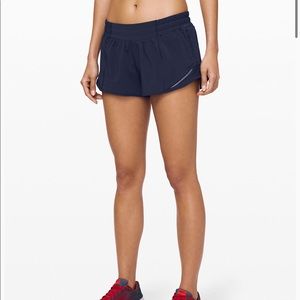 Lululemon hotty hot shorts 2.5 navy